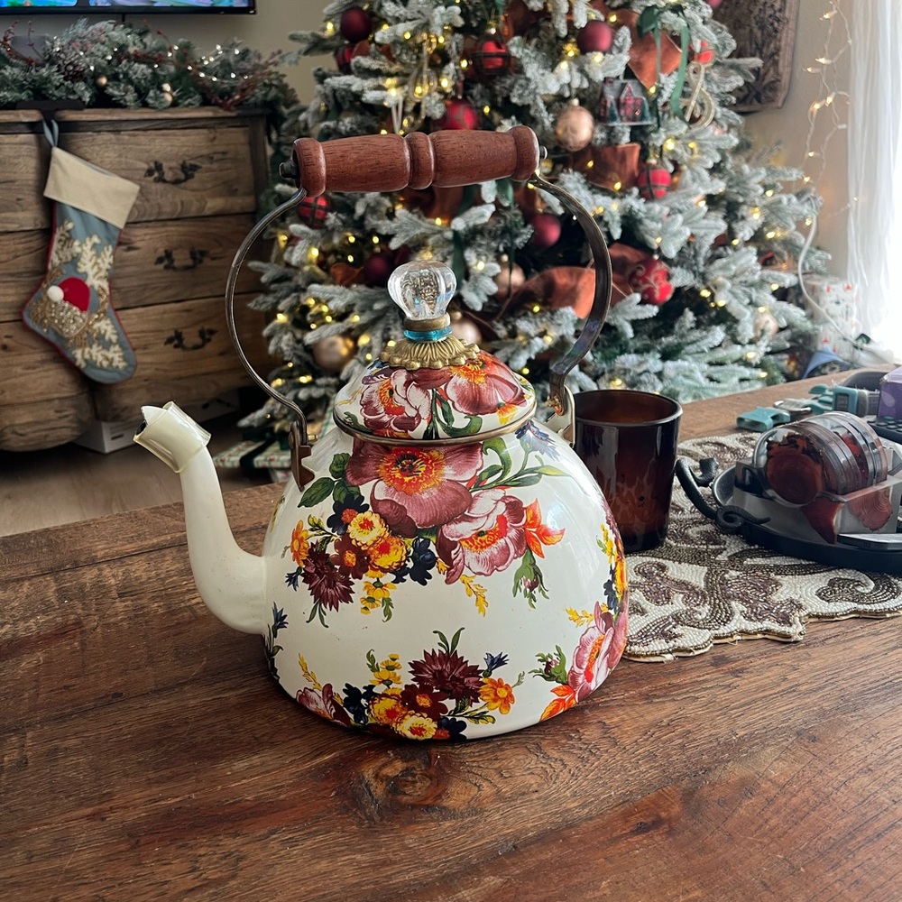 *Never used* Mackenzie Childs 3qt teapot kettle! So cute!!